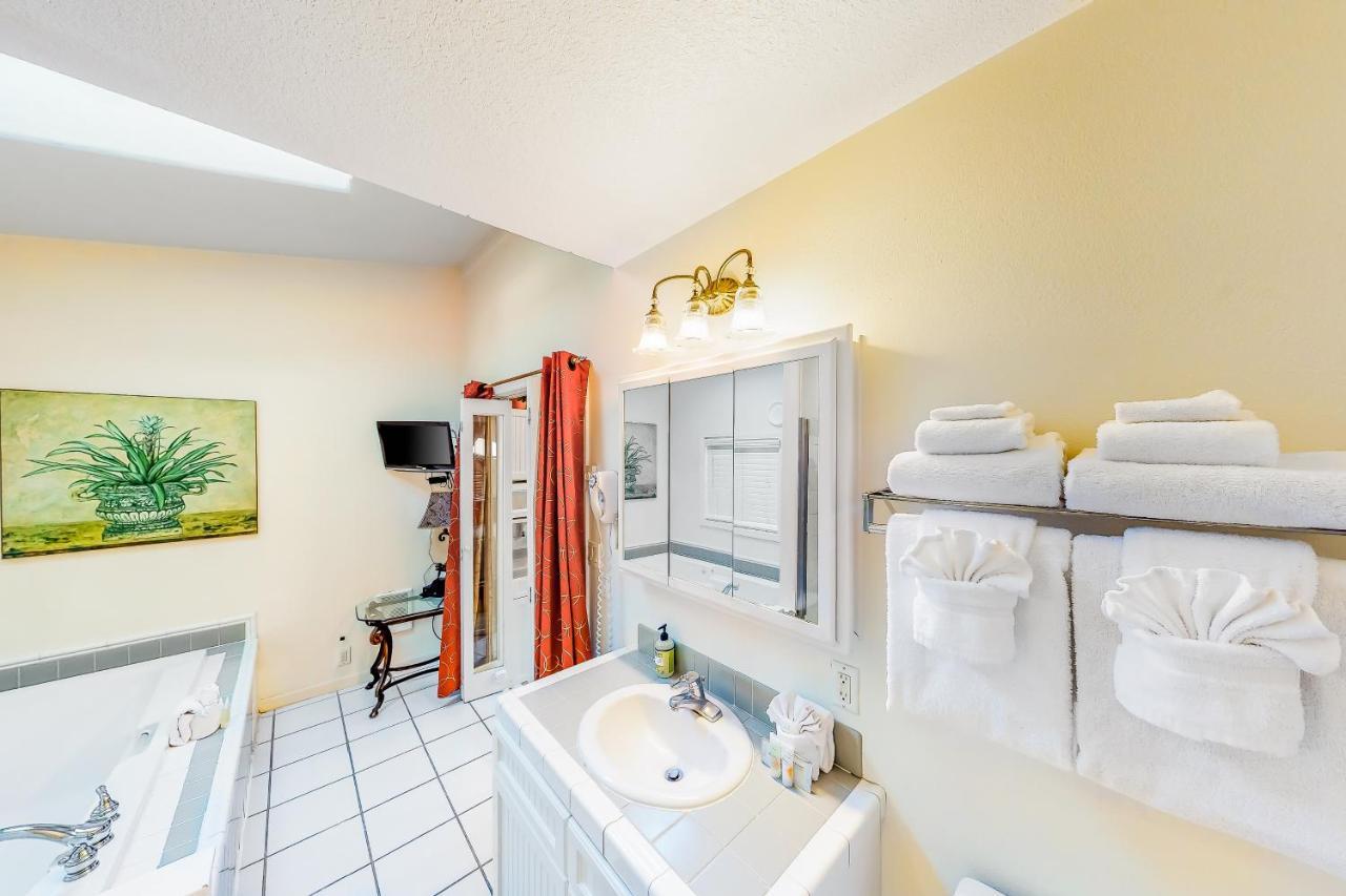 Sandals Inn | Spa Suite Cannon Beach Extérieur photo