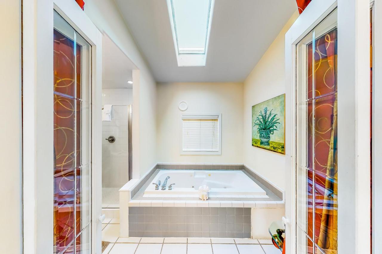 Sandals Inn | Spa Suite Cannon Beach Extérieur photo